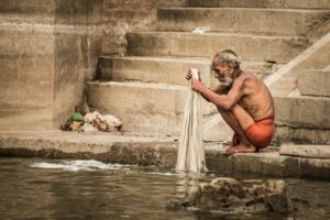 Varanasi, prima che il giorno cominci